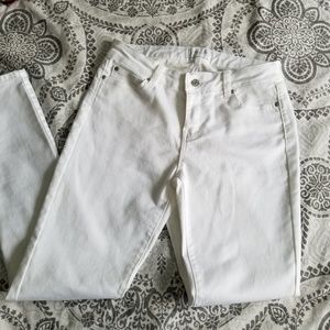 White jegging jeans. Super soft. Never worn.